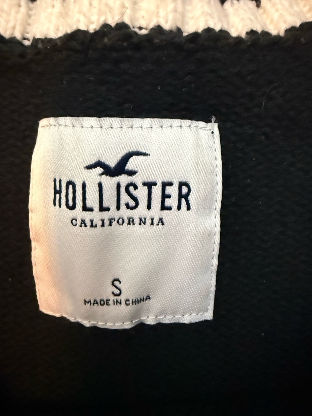Y2K Hollister Sweater with Boston Terrier Print - Picture 3 of 3